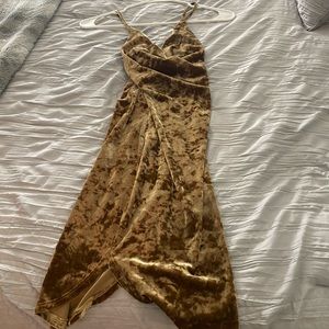 Golden/Brown velvet dress